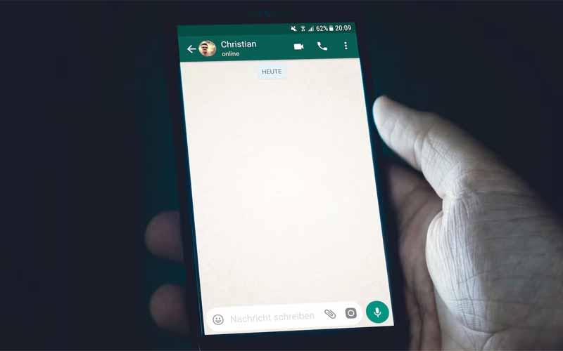 چگونه اسم مخاطب را در واتساپ ببینیم​؟